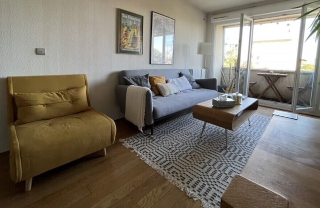 Charming 60m² with balcony in Bordeaux