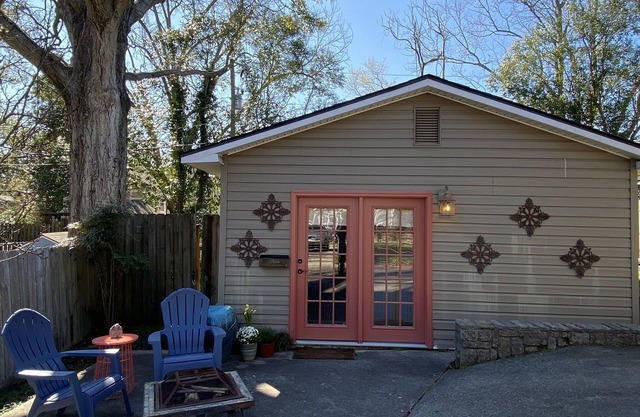 Charming and cozy carriage house