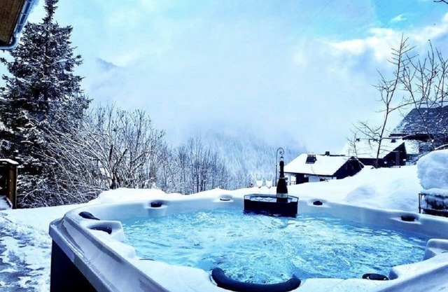 Charming and luxurious chalet close to the center of Chatel!
