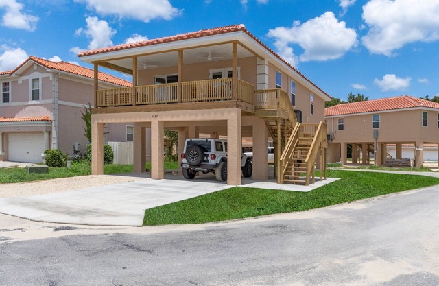 Charming and spacious brand new - July 2024 - 2 BR, 2 BA villa on stilts