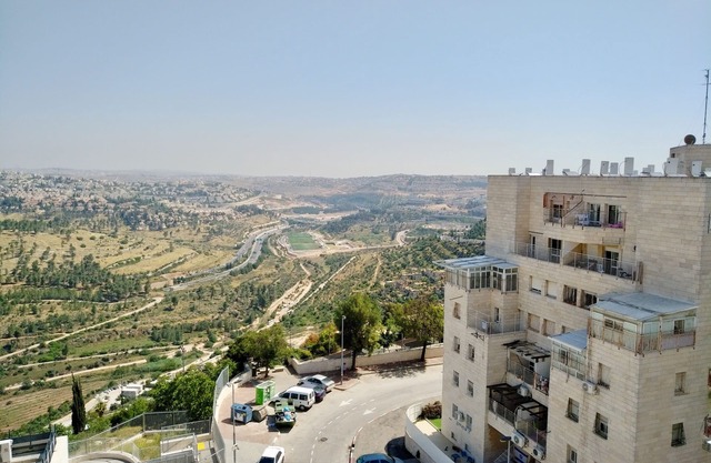 Charming Apartment Centrally Located In Jerusalem!