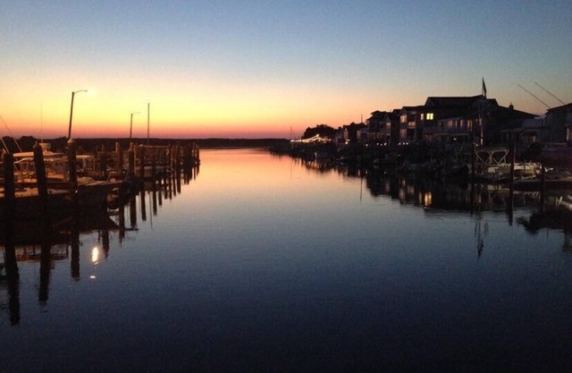 "Charming Bayfront Cottage Sleeps 6, Pet-Friendly, Breathtaking Views!"