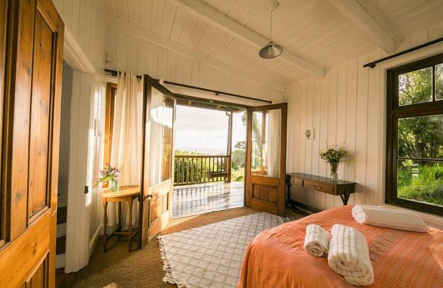 Charming Beach Cabin with incredible views - perfect for families and getaway