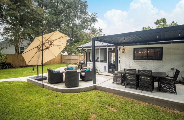 Charming Beach Cottage - near beaches - sleeps 7