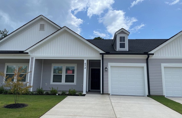 Charming brand new 2-bedroom townhome with AC, WiFi in amazing North Augusta