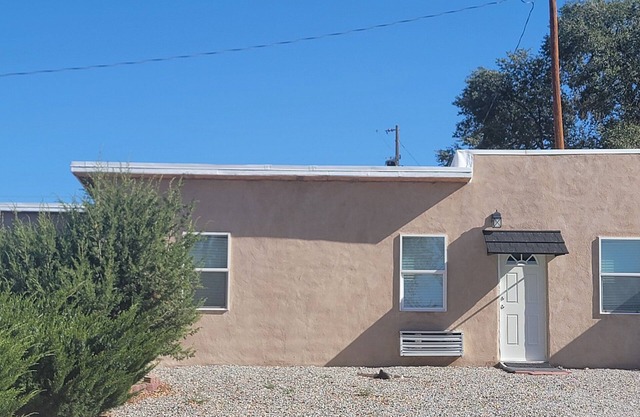 “Charming Brand-New 1-Bedroom Home in Velarde — Minutes from Taos!”