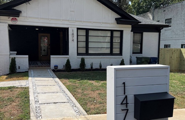 Charming bungalow beautifully renovated in superb Atlanta