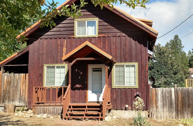 Charming Cabin in Downtown Idaho City