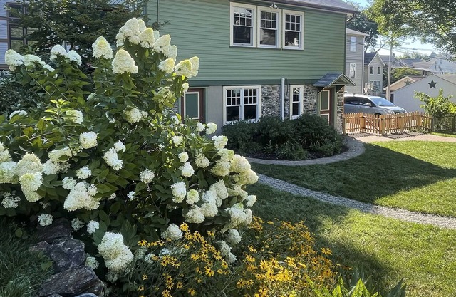 Charming Carriage House in the Heart of Kennett