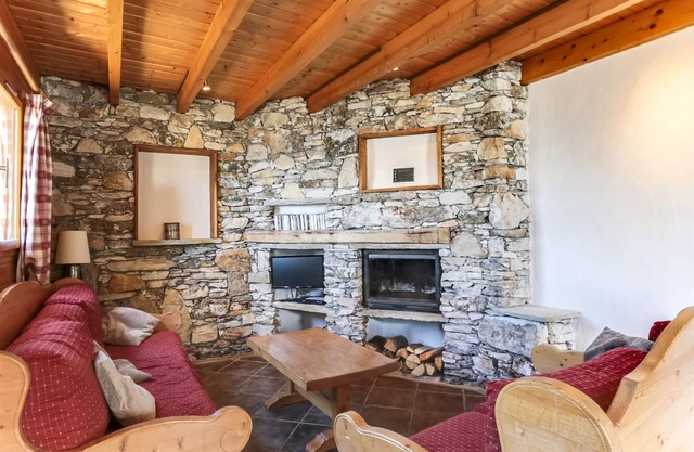 Charming chalet for 10 in Vallandry, balcony, fireplace, WiFi