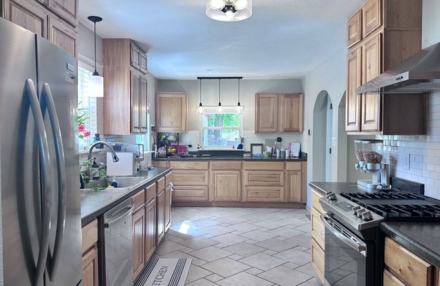 Charming Corrales Adobe: Family-friendly, a tranquil and luxurious getaway.