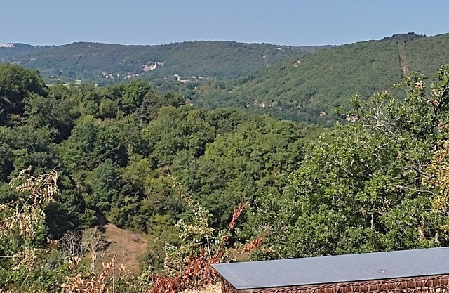 Charming cottage with swimming pool close to tourist attractions and hiking trails