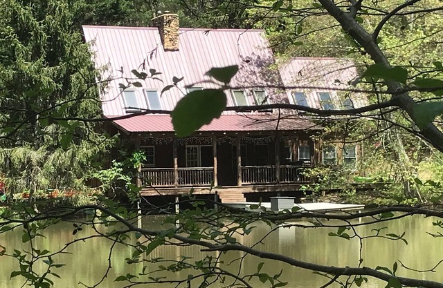Charming Cottage-Beautiful Views-Private Pond-~NC~ Mountains!