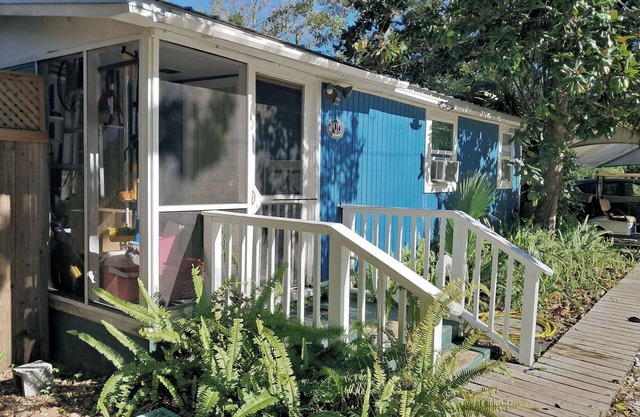 Charming Cottage in Historic District