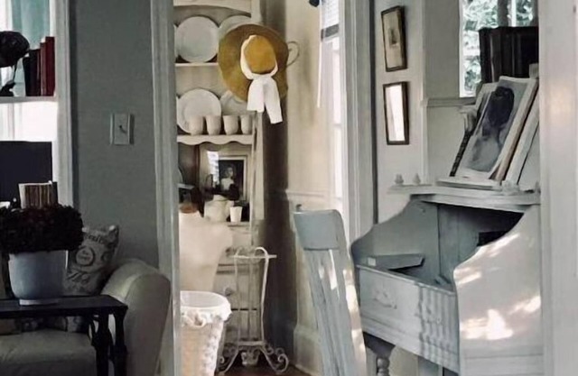 Charming cottage in great neighborhood.close to downtown, fort and university