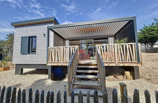 Charming Cottage near Beach in Jullouville - Heated Pool, Terrace, and Private Parking