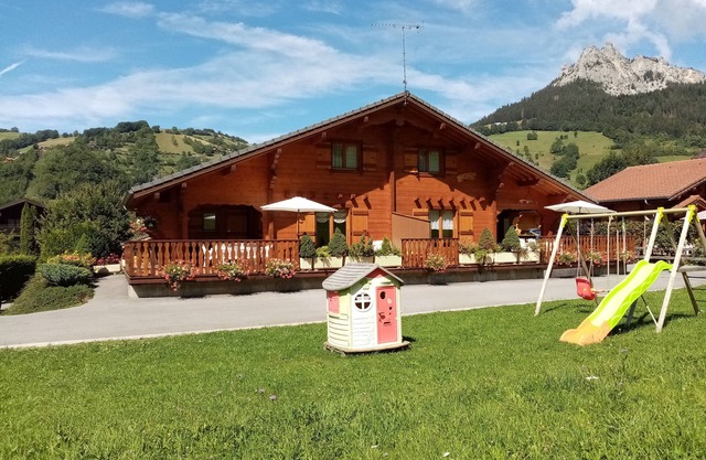 Charming cottage nestled in the heart of the mountains recently built with every