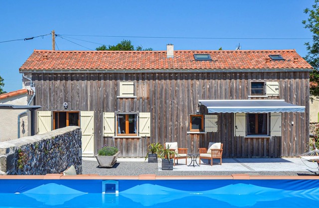 Charming cottage with above ground pool in the quiet countryside of Poitou.