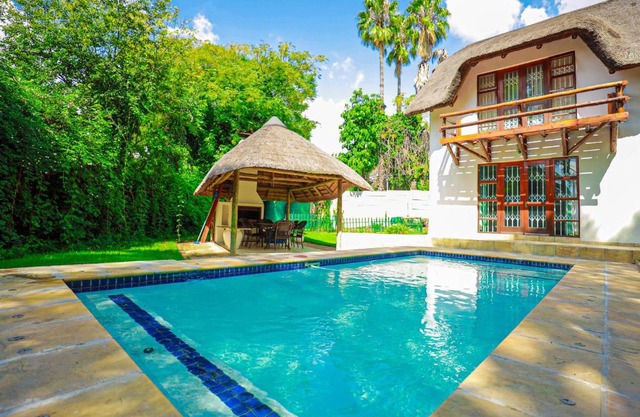 Charming Country Villa Sandton with Back Up Power & Water