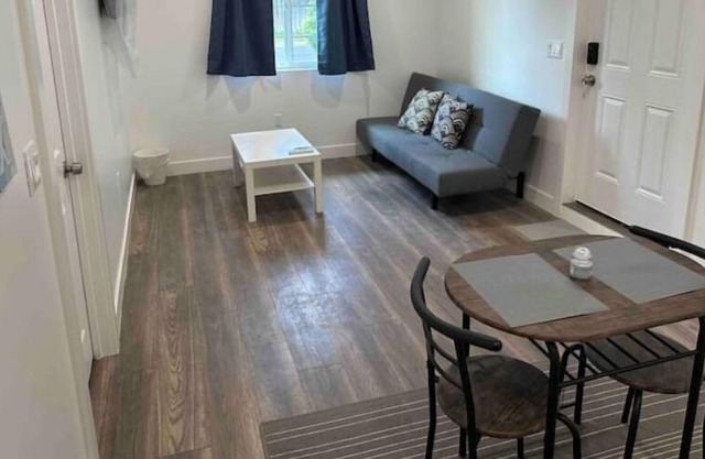 Charming Cozy Newly Built Unit