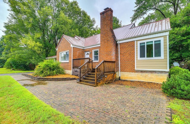 Charming Damascus Retreat w/Deck & Creek Views!