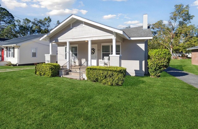 Charming Downtown Millen Cottage