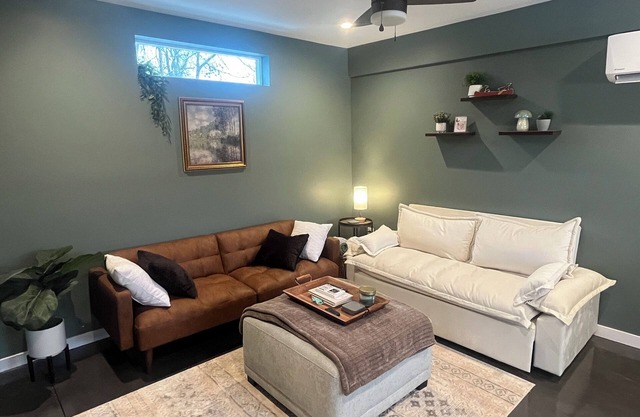 Charming Eastham Guesthouse