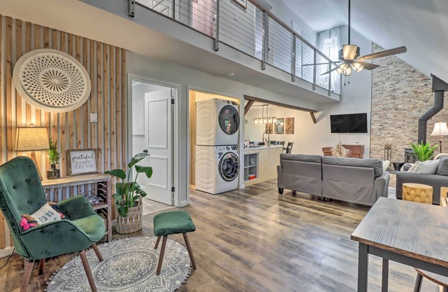 Charming Emerald Lakes Cottage w/Hot Tub!