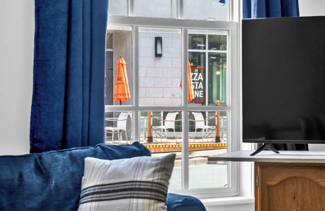 Charming first floor flat in historic old south district near waterfront