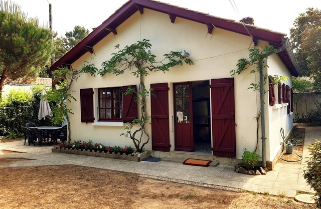 Charming house on 600 m2 of wooded land, 800 m from the beach