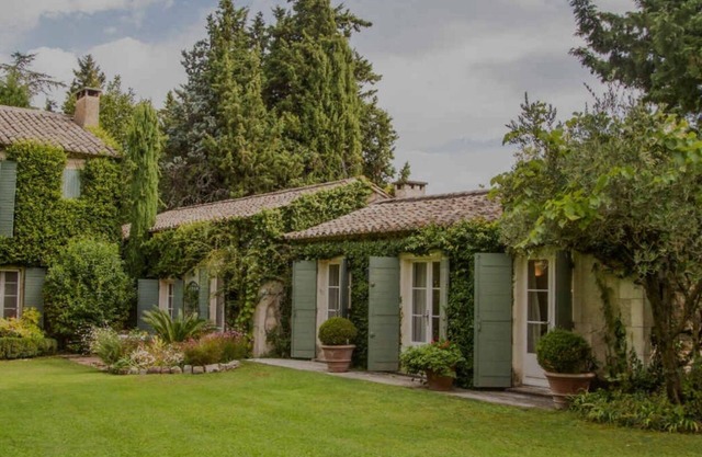 Charming Houses 1324