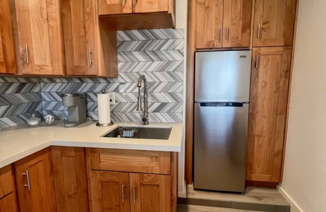 Charming Fully Furnished Studio