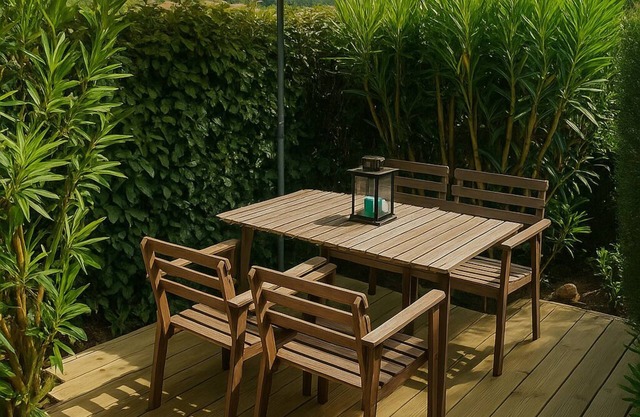 Charming Garden apartment by the sea, 150 meters from the beach.