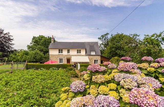 Charming house with wifi and pets allowed in Villedieu-les-Poêles