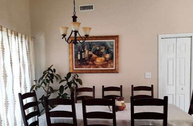 Charming home-covered patio-fenced yard-comfy beds