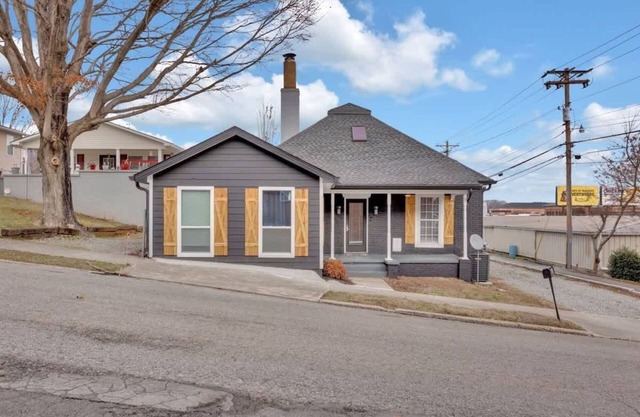Charming Home in Lenoir City