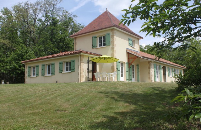 Charming house with garden and shaded terrace, sleeps 6 - Authentic Dordogne