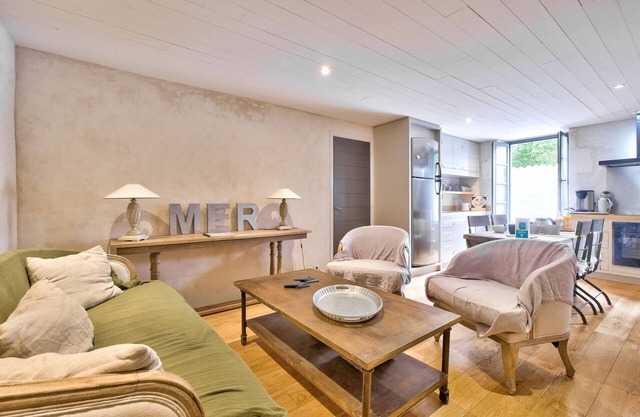 Charming house for 2 - 500m from the beach