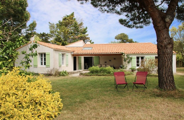 Charming house with garden renovated in 2018, 300m from the beach