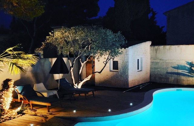 Charming house with private pool, 100 m from the sea