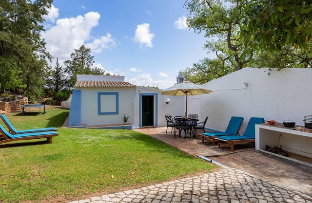 Charming house in a vineyard near the beach
