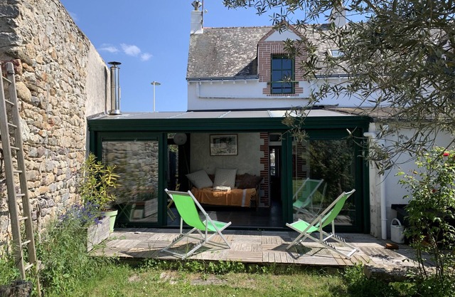 Charming house in Croisic with veranda and garden for 4 people, dogs allowed