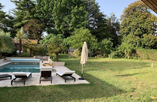 Charming house with pool and garden, in the heart of Mont de Marsan
