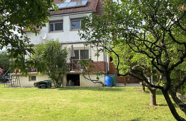 Charming house with yard in quiet residential area
