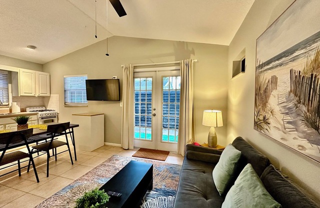 CHARMING INDEPENDENT GUEST HOUSE