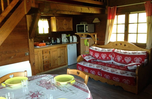 Charming Independent Chalet in Demi-Quartier, 35m² for 4 People
