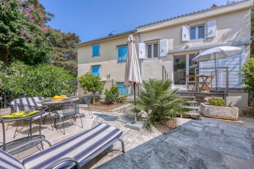 Charming Island Villa Alba - Happy Rentals