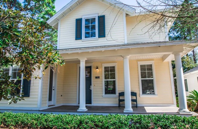 Charming Laurel Grove 2 Bed/3 Bath + Loft - Sleeps 6! Free Wi-Fi!