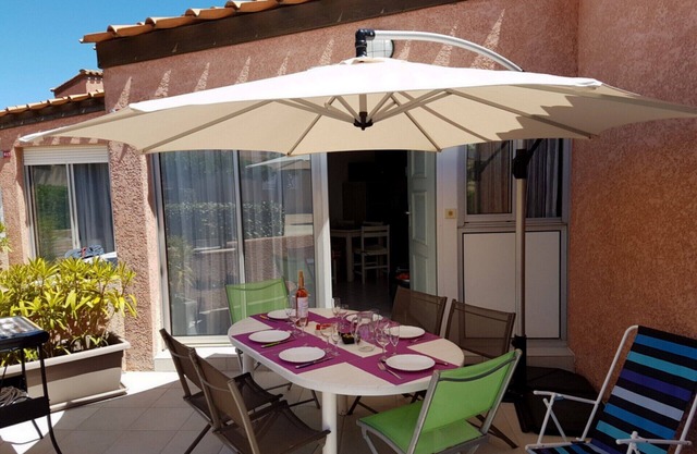 Charming little air-conditioned villa with swimming pool - Close to the sea and shops