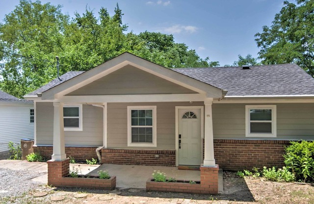 Charming Nashville Home ~ 5 Mi to Downtown!